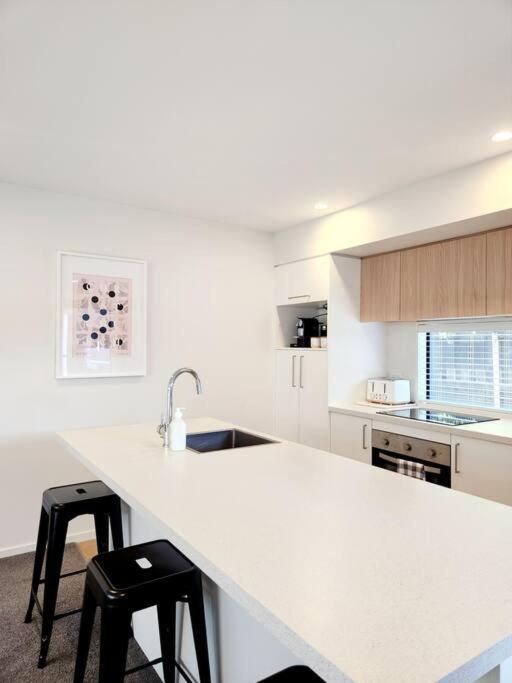 Central Home With Internal Garage - Close To Cbd! Christchurch Esterno foto