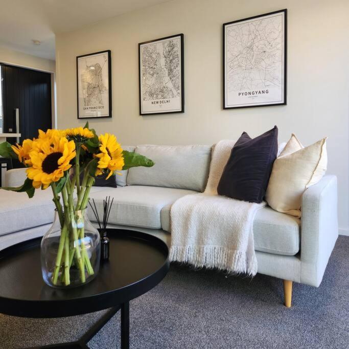 Central Home With Internal Garage - Close To Cbd! Christchurch Esterno foto