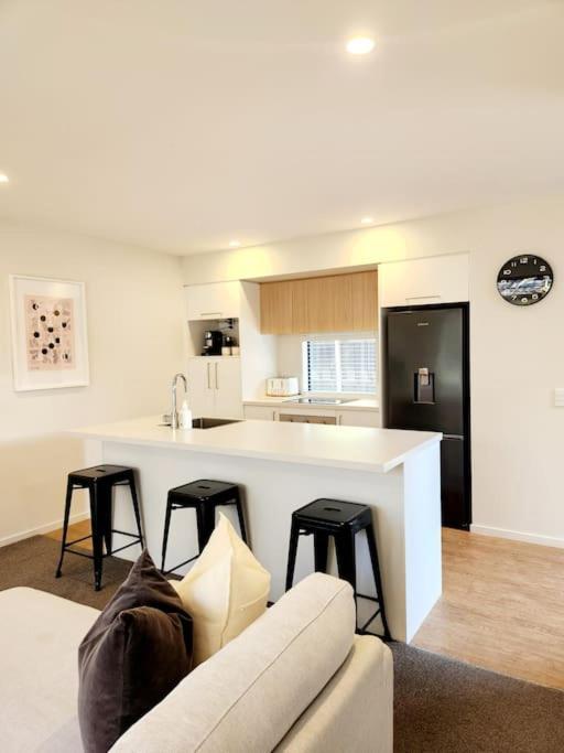Central Home With Internal Garage - Close To Cbd! Christchurch Esterno foto