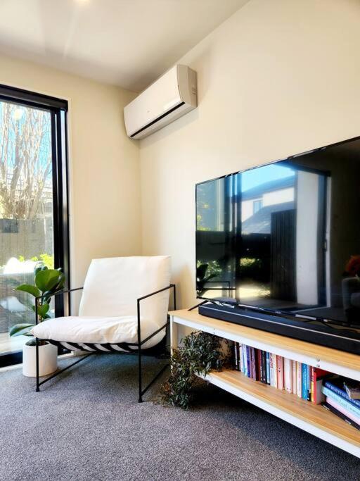 Central Home With Internal Garage - Close To Cbd! Christchurch Esterno foto