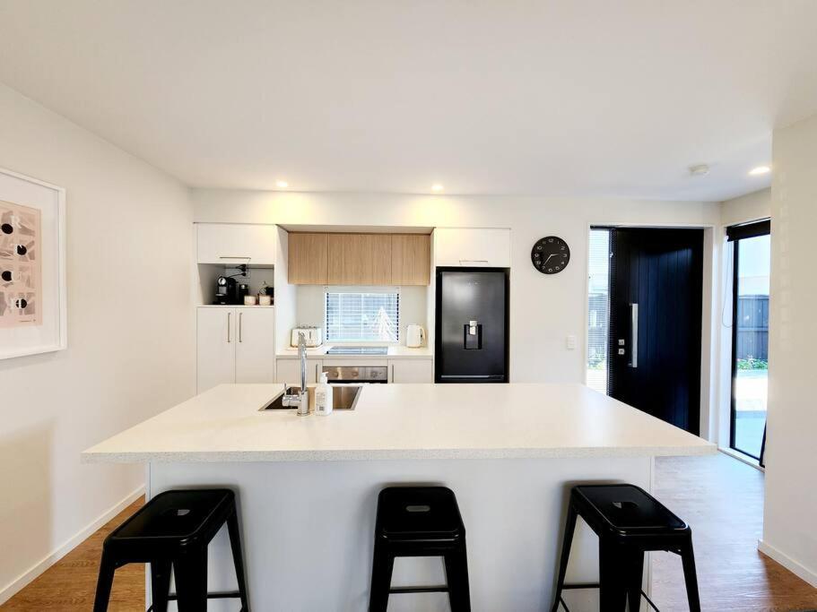 Central Home With Internal Garage - Close To Cbd! Christchurch Esterno foto