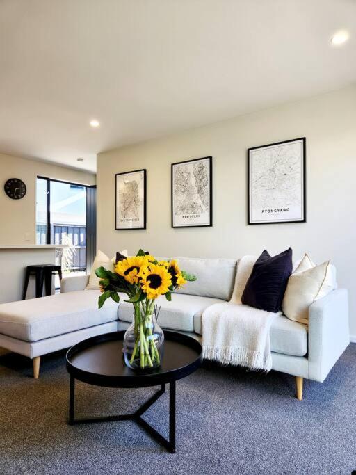 Central Home With Internal Garage - Close To Cbd! Christchurch Esterno foto